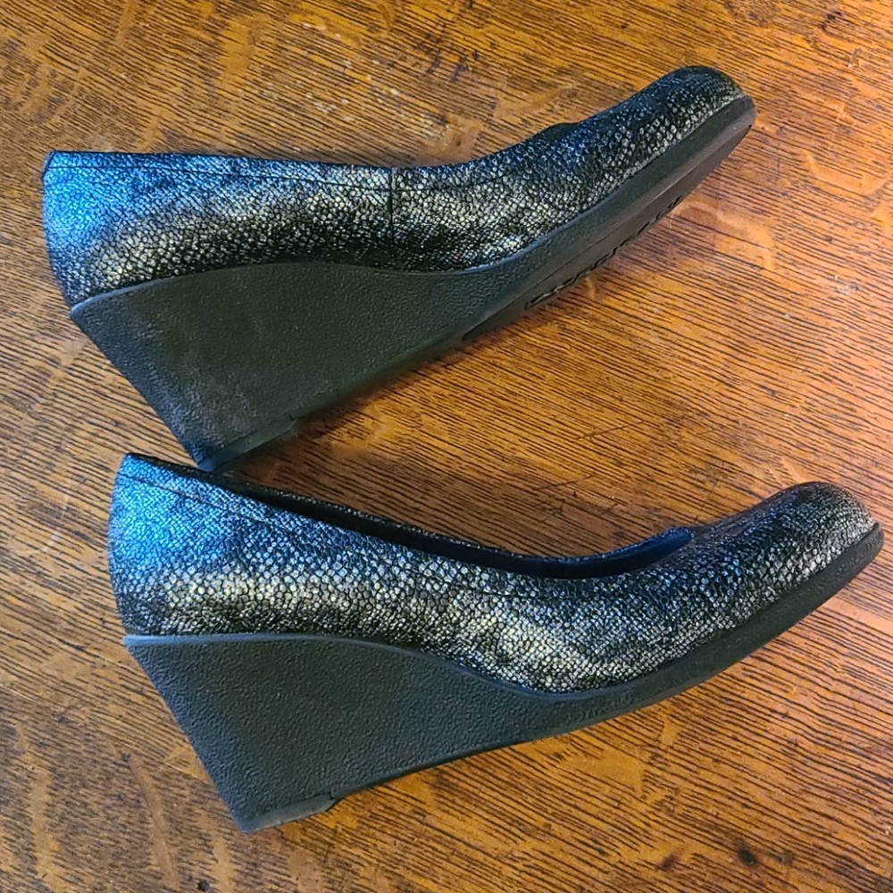 American Living wedge comfort heels